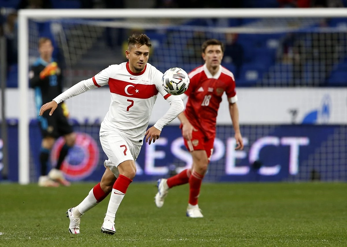 Rusya maçında 45 dakika sahada kalan Cengiz Ünder, performansıyla taraftarı mest etti