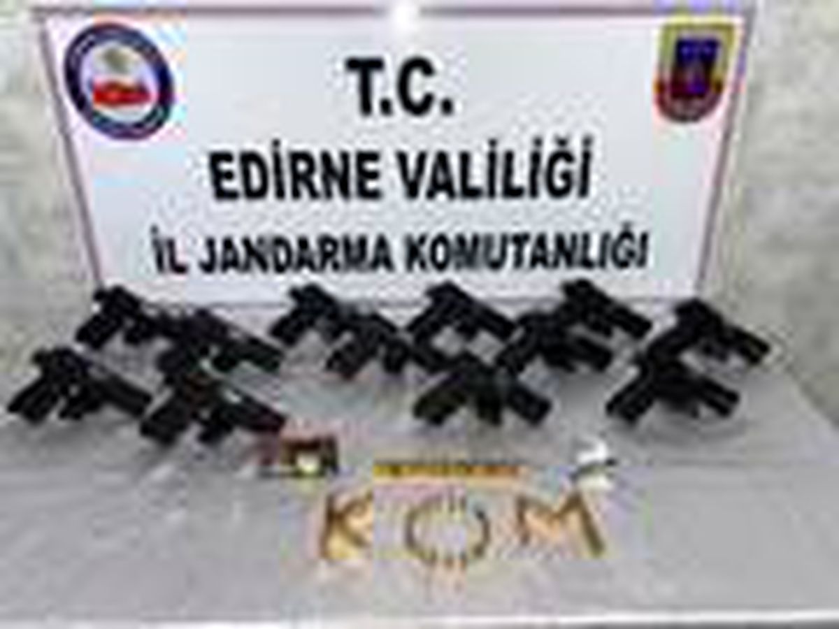 Son dakika haberleri! Edirne\'de 12 ruhsatsız tabanca ve 85 mermi ele geçirildi