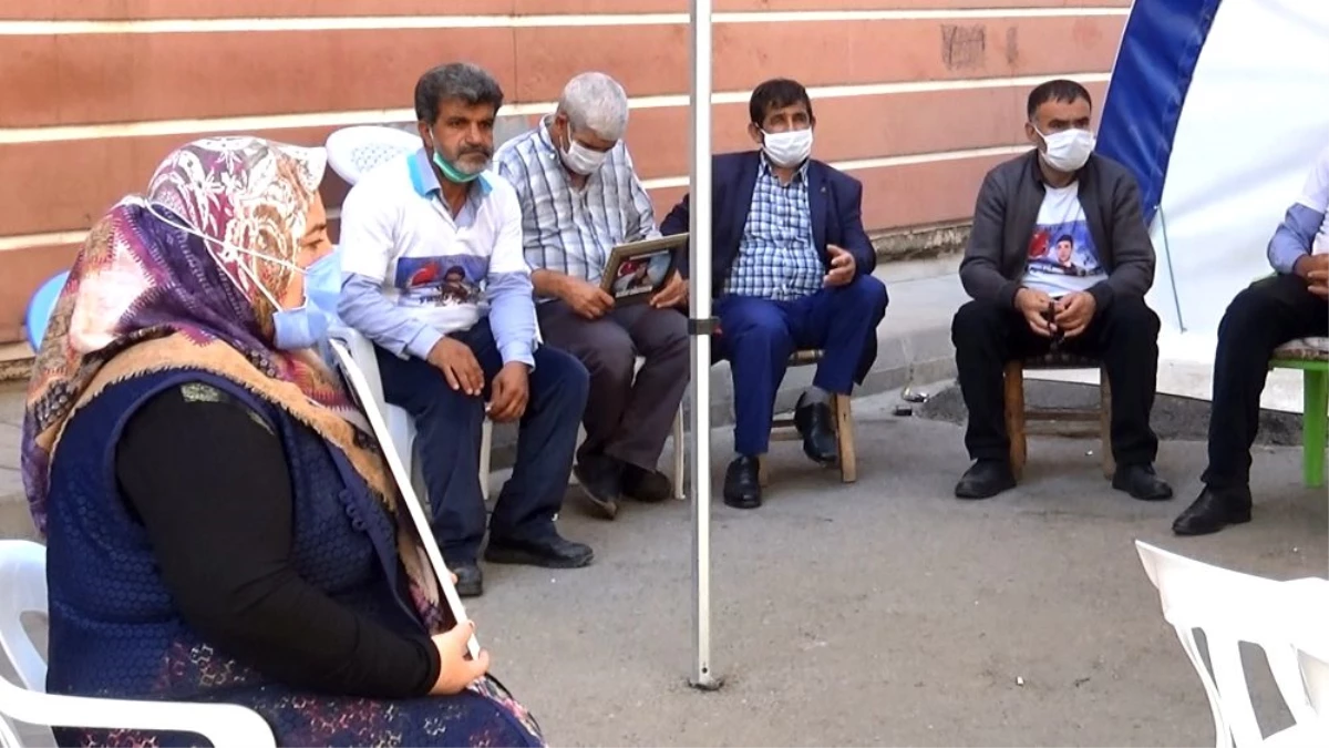 HDP önündeki ailelerin evlat nöbeti 404\'üncü gününde