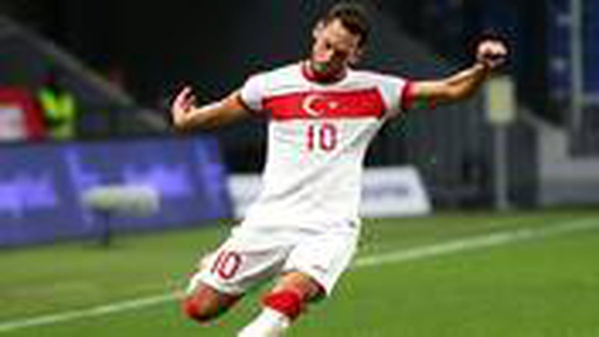 Sözleşmesi sona erecek olan Hakan Çalhanoğlu için dünya devi girişimlere başladı