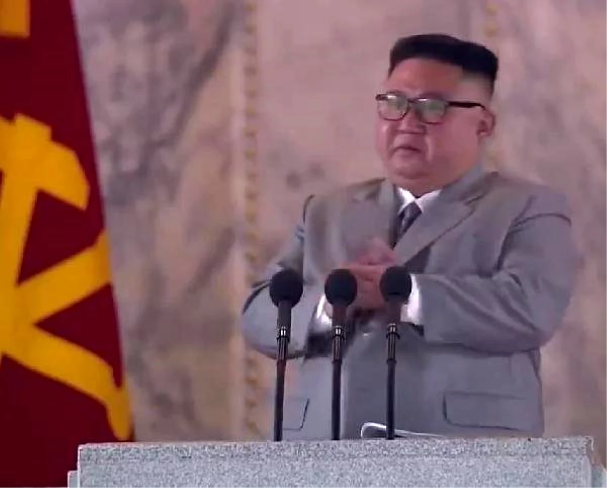 Kuzey Kore lideri Kim tören konuşmasında gözyaşlarına boğuldu