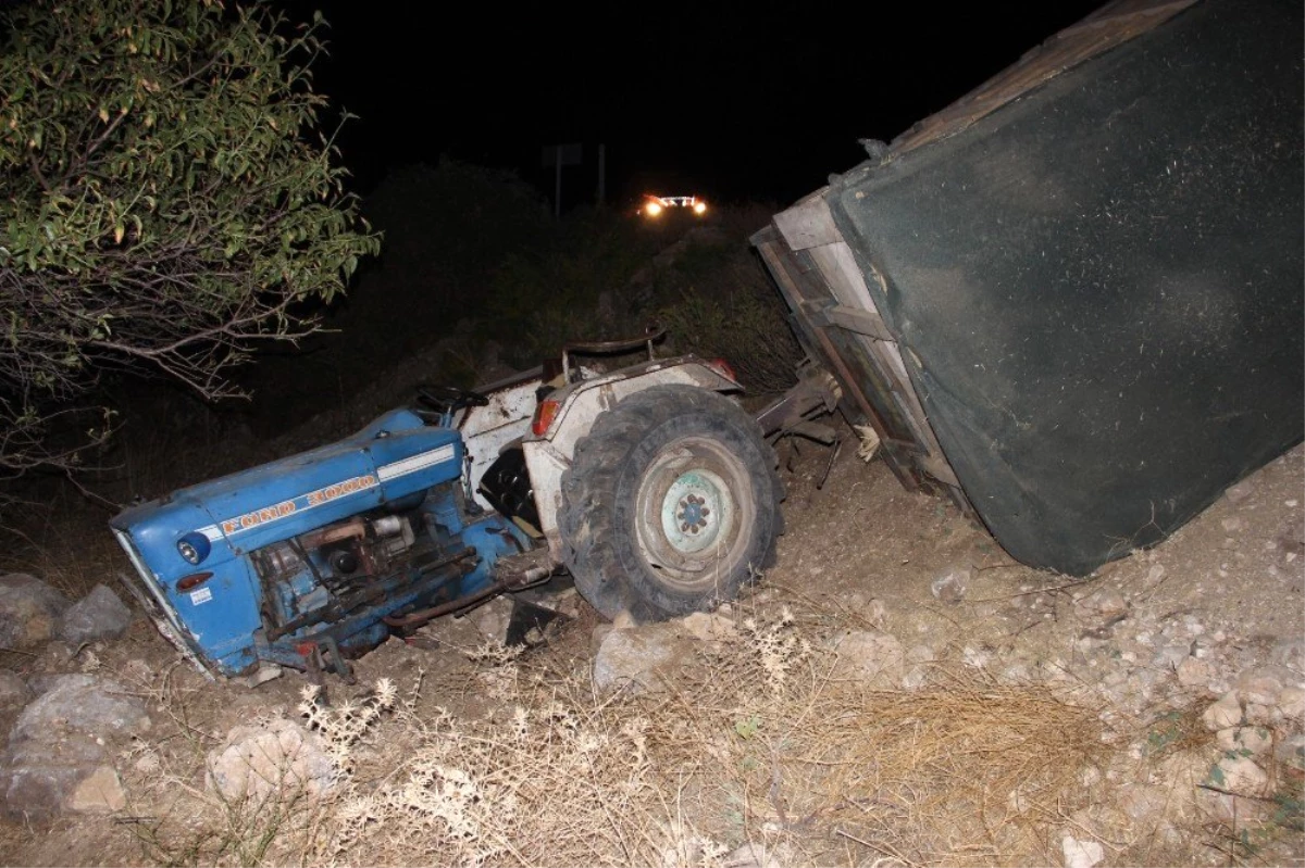 Manisa\'da traktör şarampole uçtu: 1 yaralı