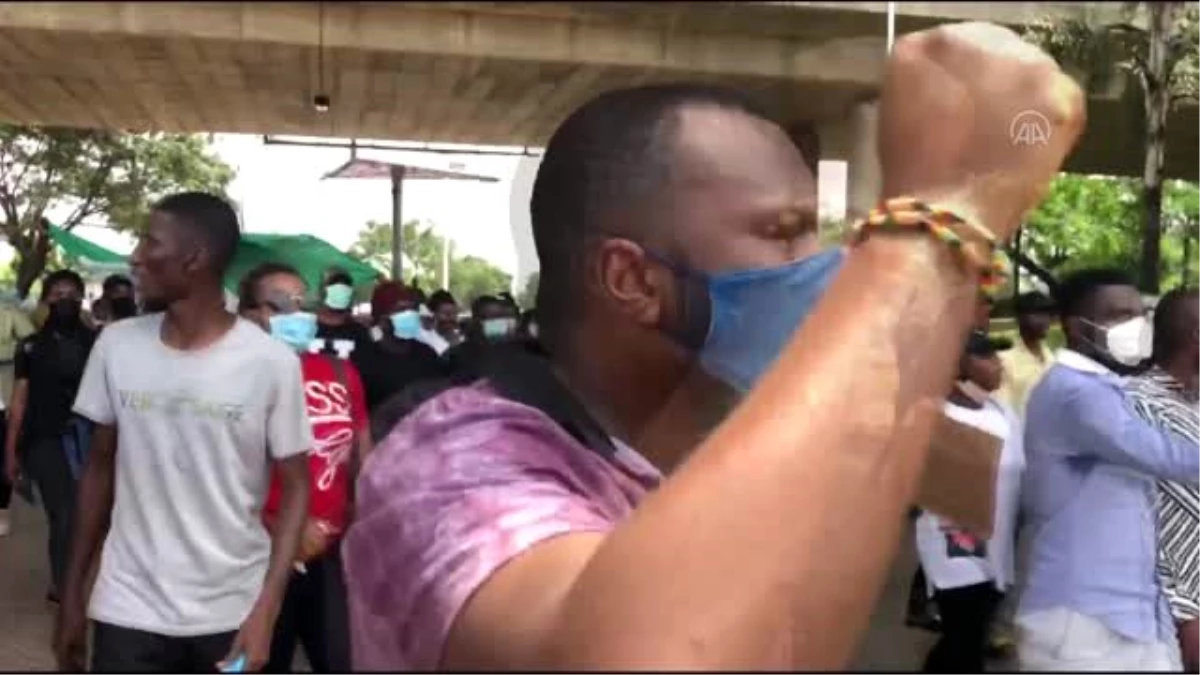 Son dakika haber! Nijerya\'da hırsızlıkla mücadele için kurulan polis birimine karşı gösteriler devam ediyor