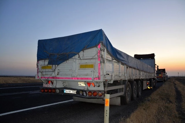 Şanlıurfa'da yolcu otobüsü ile tır çarpıştı: 1 yaralı