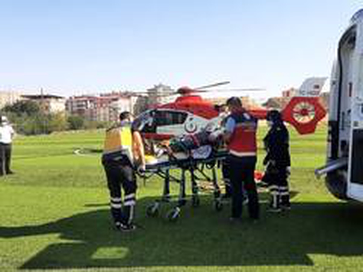 Son dakika haber... Yaşlı kadının imdadına ambulans helikopter yetişti