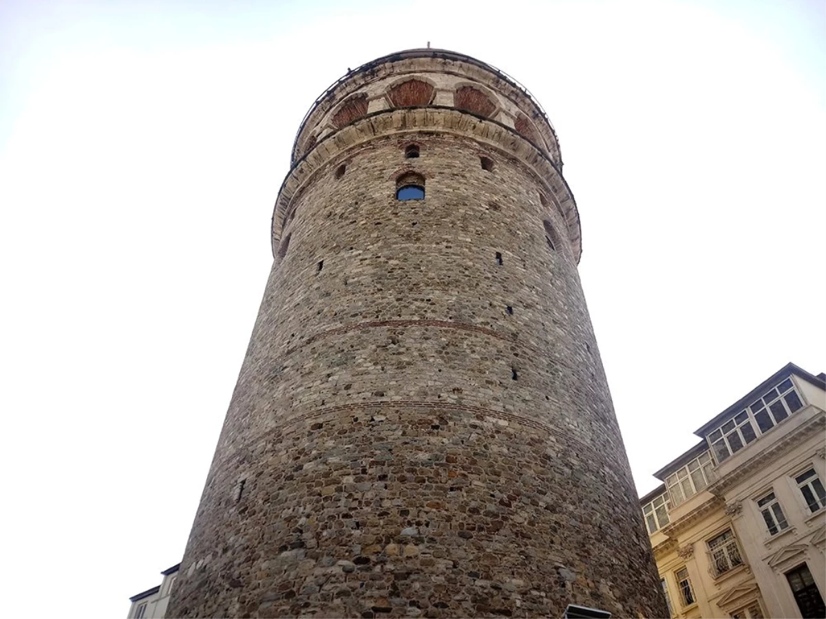 Galata Kulesi\'ne restorasyon sonrası ziyaretçi akını
