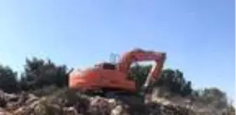 Son dakika: Mersin'de iş makineli kaçak kazıya suçüstü: 3 gözaltı