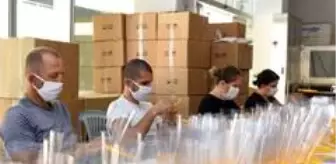Muratpaşa'da siperlikli maske üretimine yeniden başlandı