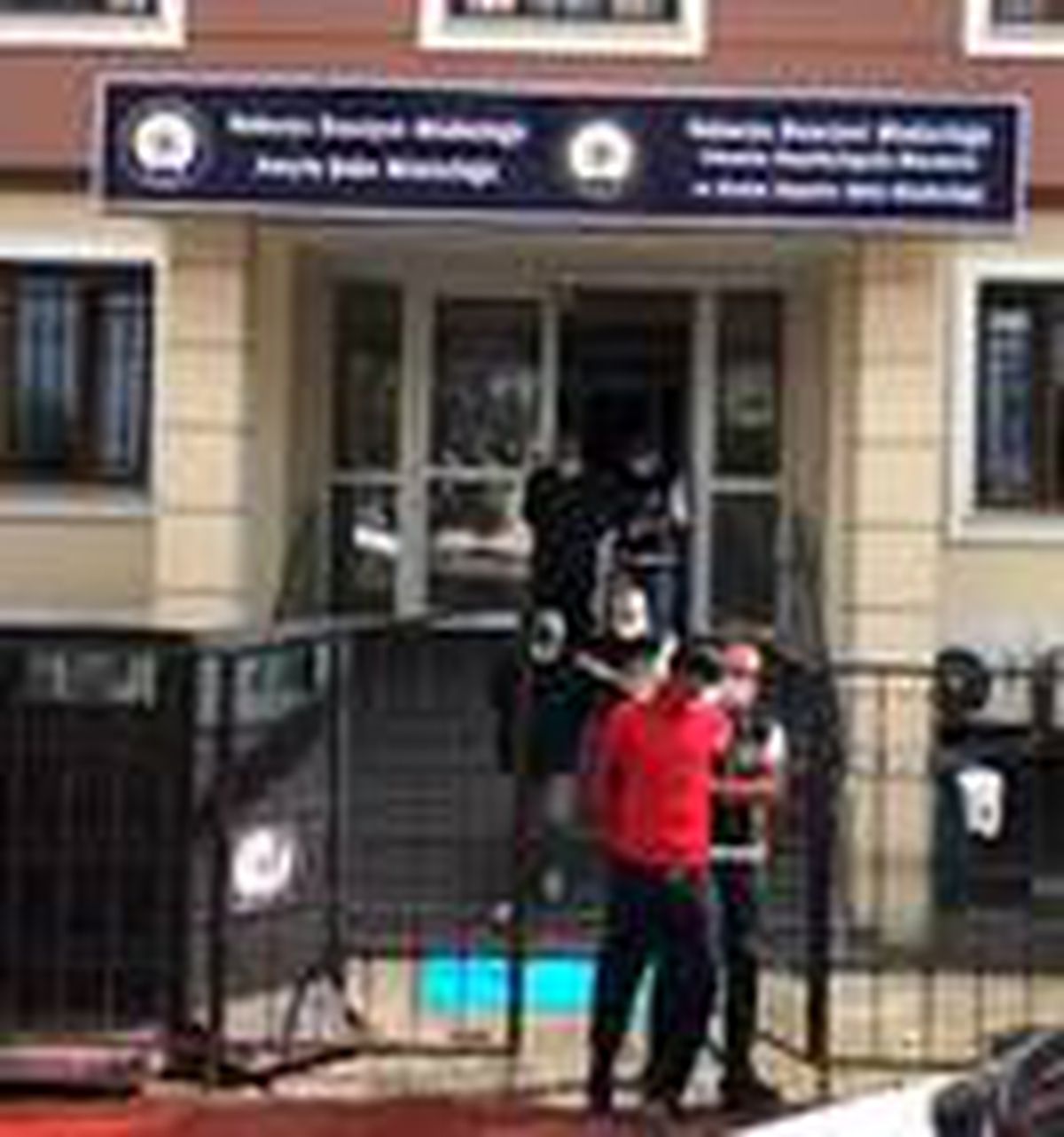 Sakarya\'dan çaldıkları kümes hayvanları ile İstanbul\'da yakalandılar