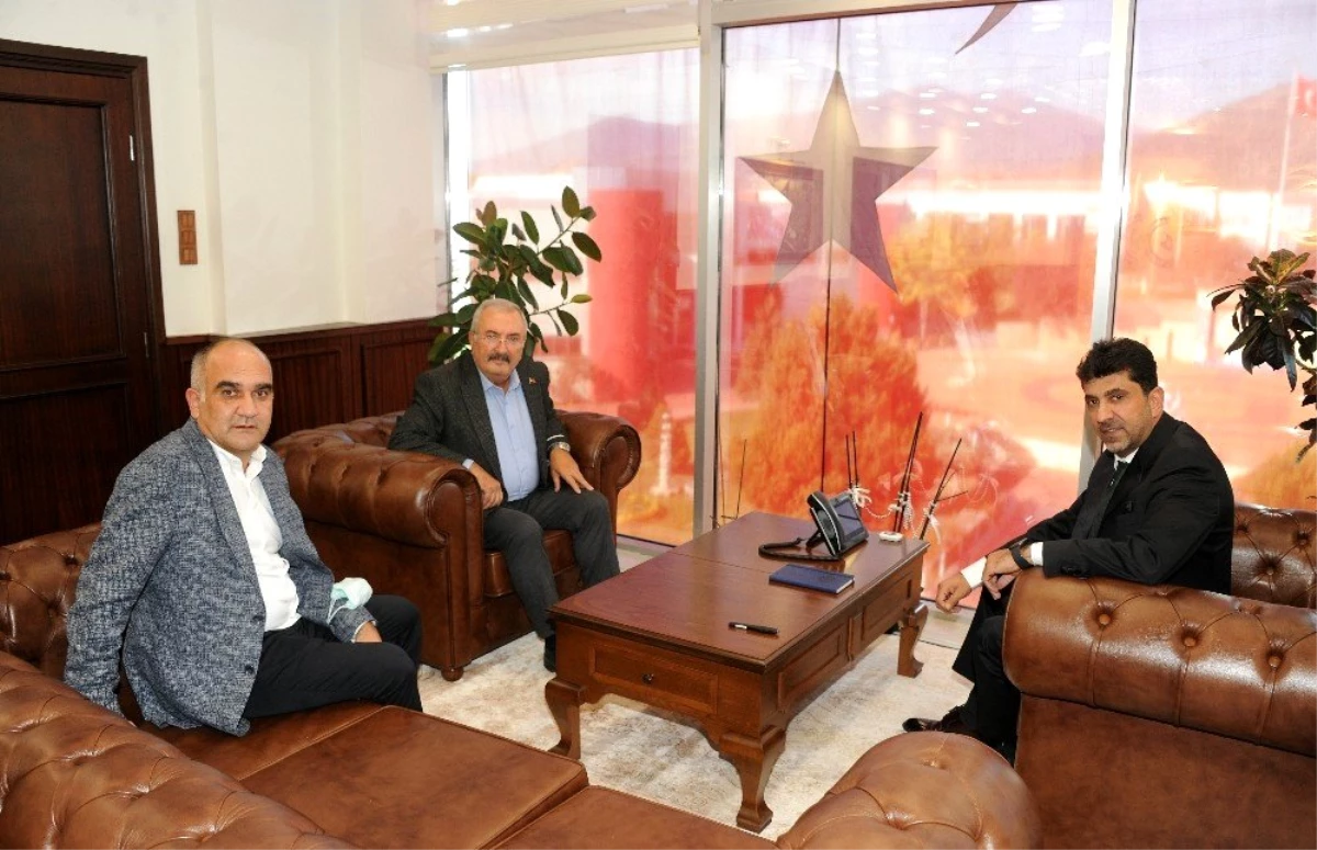 Yargıtay Onursal Başkanı Boyrazoğlu\'ndan Rektör Aldemir\'e ziyaret