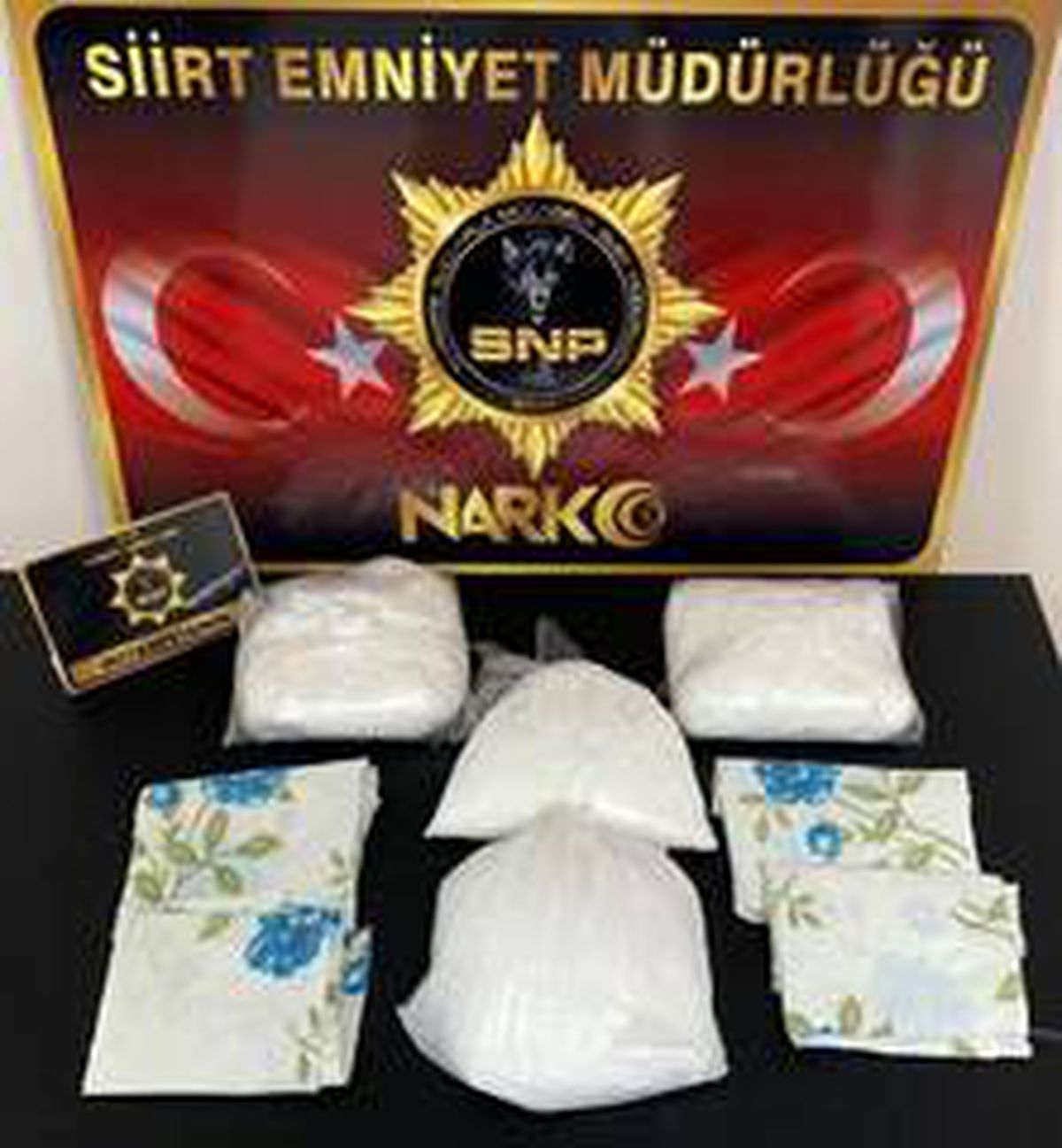 Araçtan 3 kilo 420 gram uyuşturucu çıktı