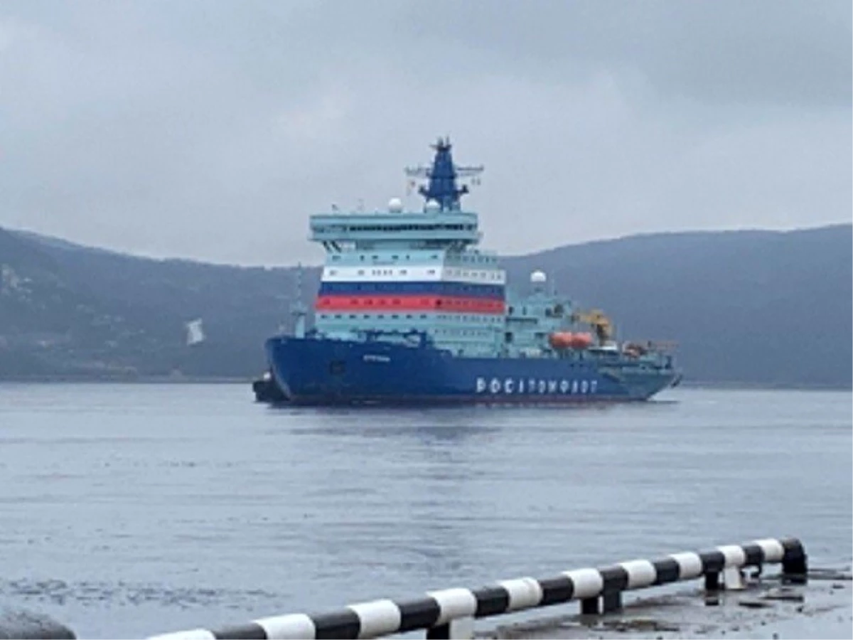\'Arktika\' nükleer buzkıran gemisi Murmansk\'ta kayıtlı bulunduğu limana ulaştı