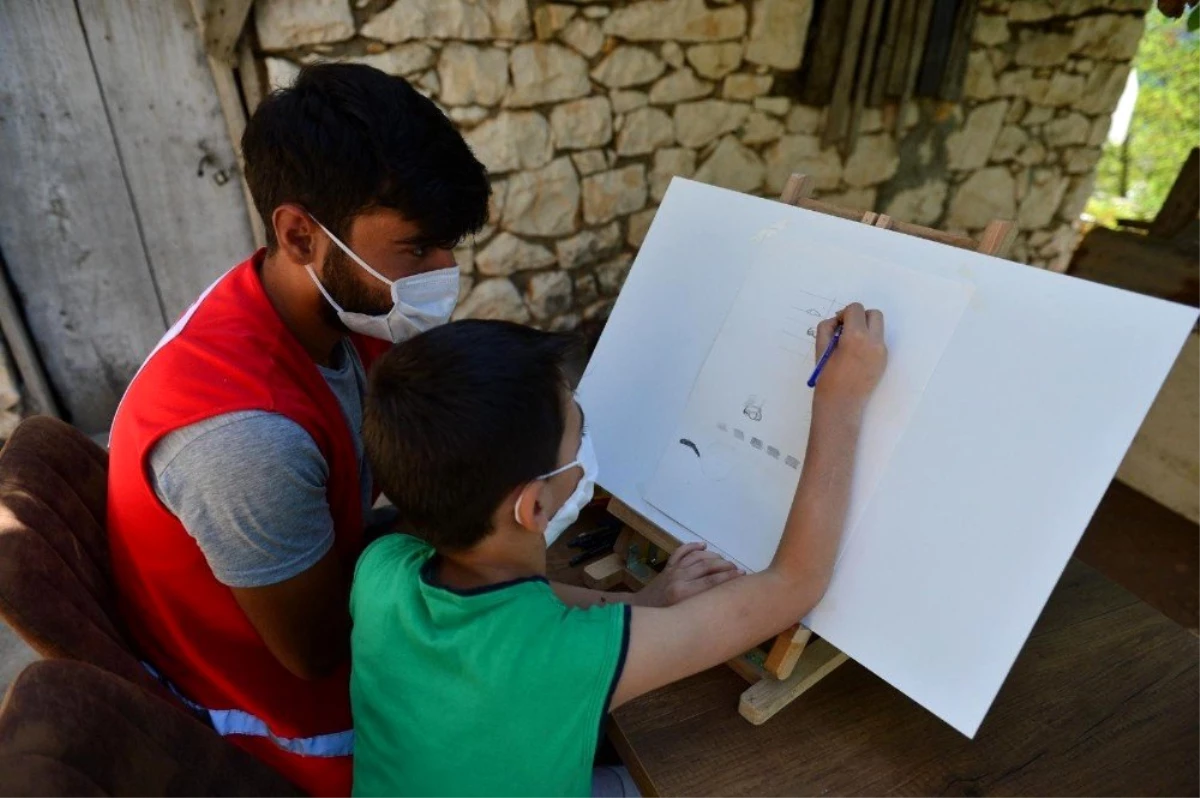 Kızılay gönüllüleri, 8 yaşındaki Ali Baran\'ın hayalini gerçekleştirdi