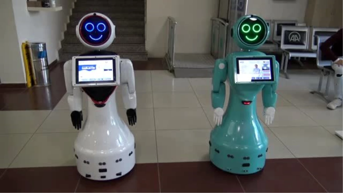Özel bir hastanede hastaları robot ADA karşılıyor