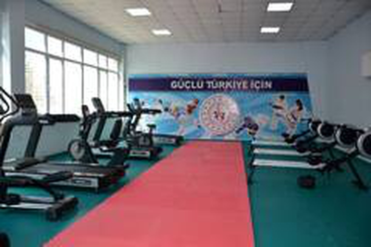 Sinop\'ta halka ücretsiz spor merkezi açıldı