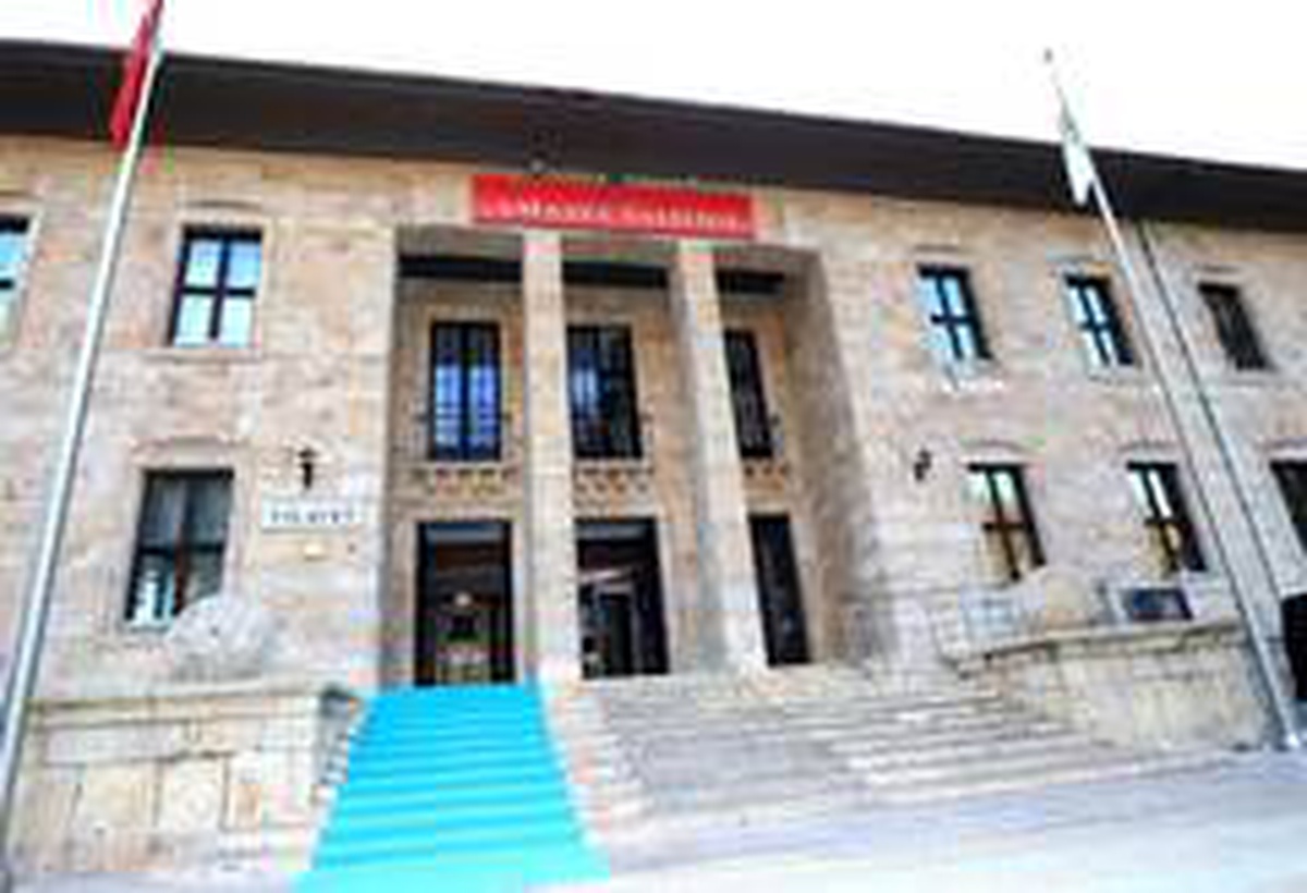 Valilik binasının kapıları vatandaşa açıldı