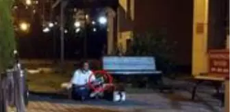 Zonguldak'ta adliye binası önünde şiirli ve kitaplı intihar girişimi