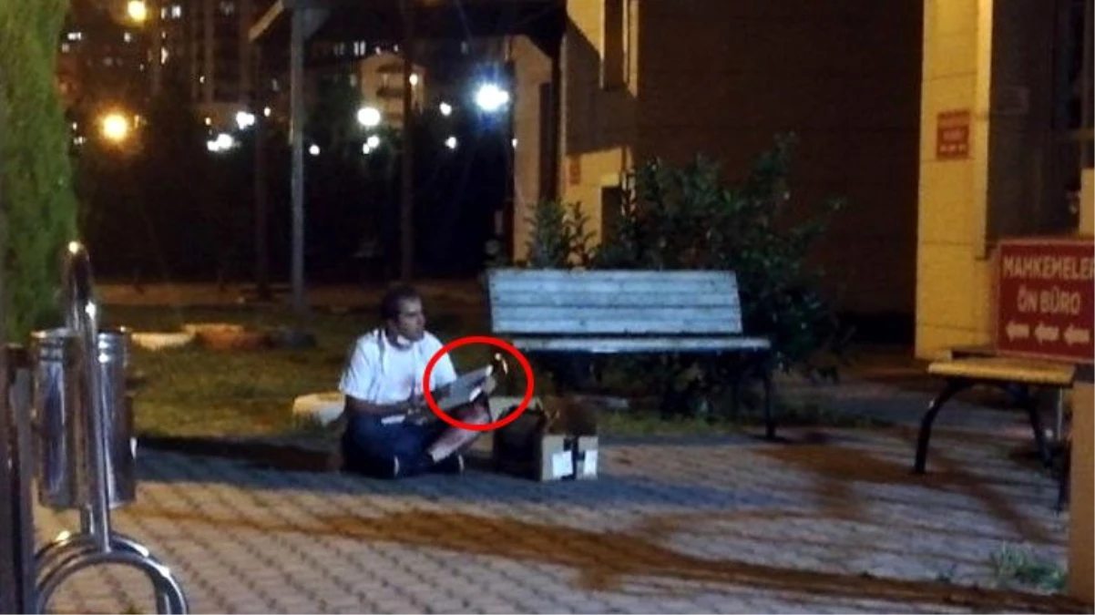Zonguldak\'ta adliye binası önünde şiirli ve kitaplı intihar girişimi