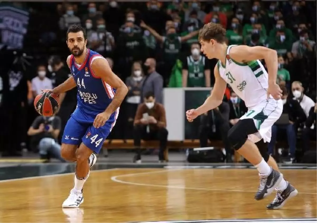 Anadolu Efes, Kaunas\'ta kayıp