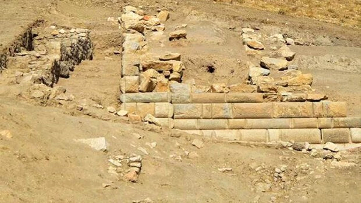 Apameia Antik Kenti yakınında Helenistik döneme ait \'duvar\' bulundu