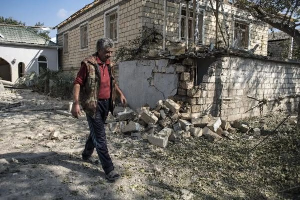 Azerbaycan\'da evi bombalanan doktor, asker ve halk için Terter\'i terk etmiyor