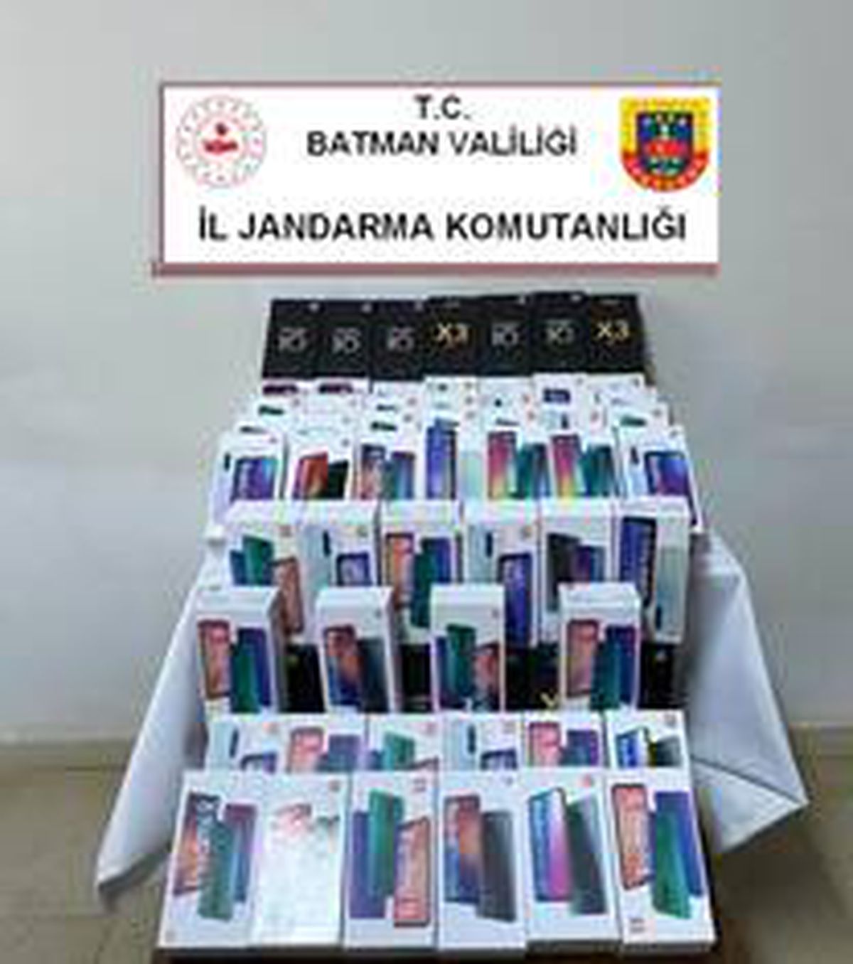 Son dakika haberi... Batman\'da gümrük kaçağı cep telefonu ele geçirildi