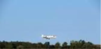 Covid-19 olan Afgan uyruklu doktor, ambulans uçakla Türkiye'ye getirildi