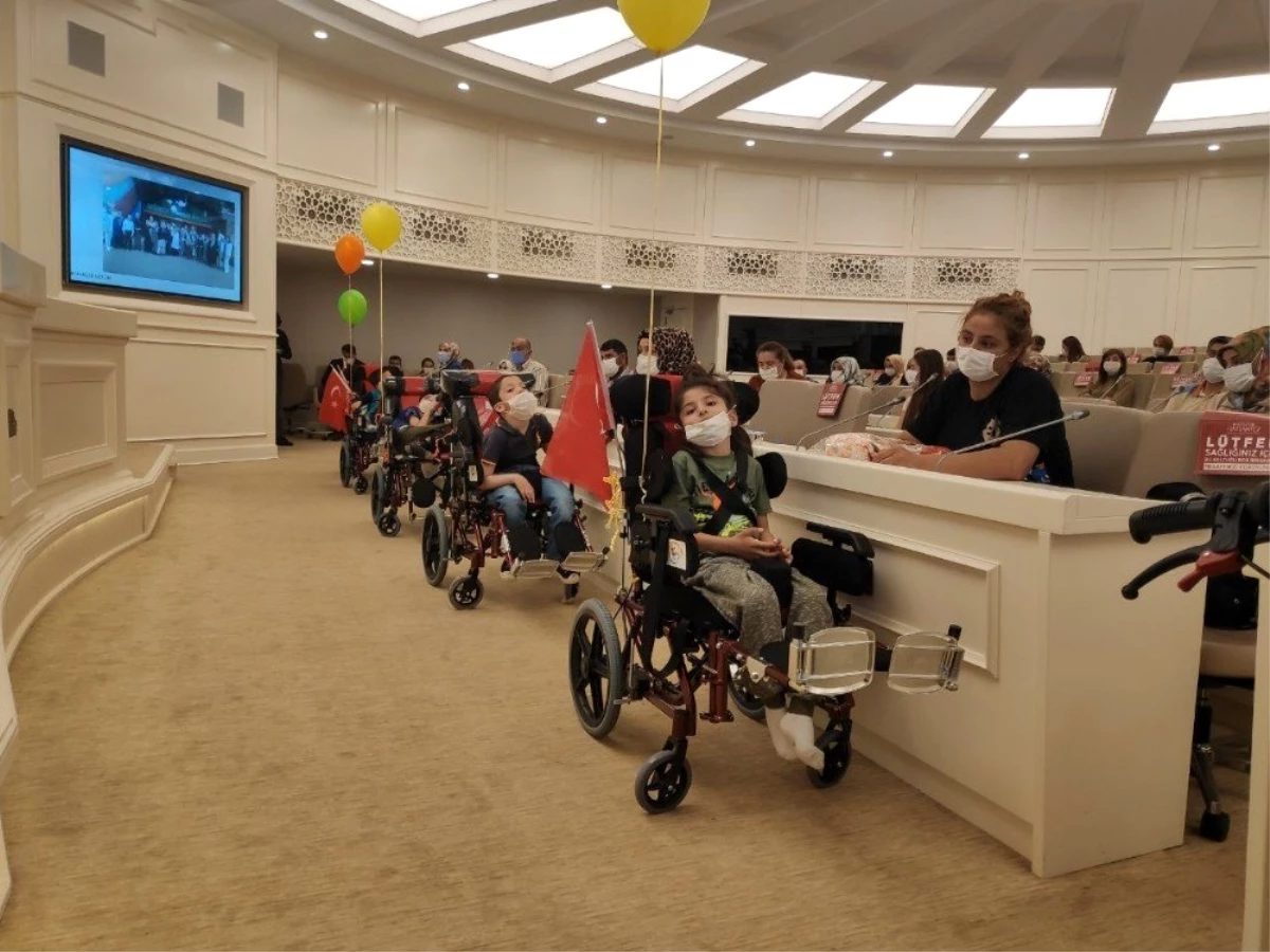 Gaziantep\'te engelli çocuklara tekerlekli sandalye
