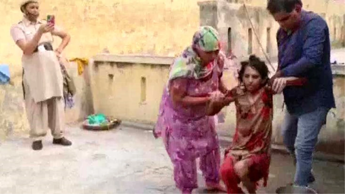 Hindistan\'da kocası tarafından tuvalete hapsedilen kadın 1.5 yıl sonra kurtarıldı