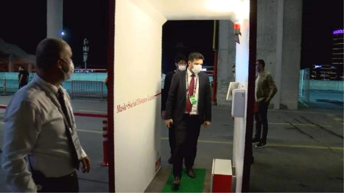 Stat kapıları milli maçla taraftarlara açıldı, futbolseverler mutluluklarını DHA\'ya açıkladı
