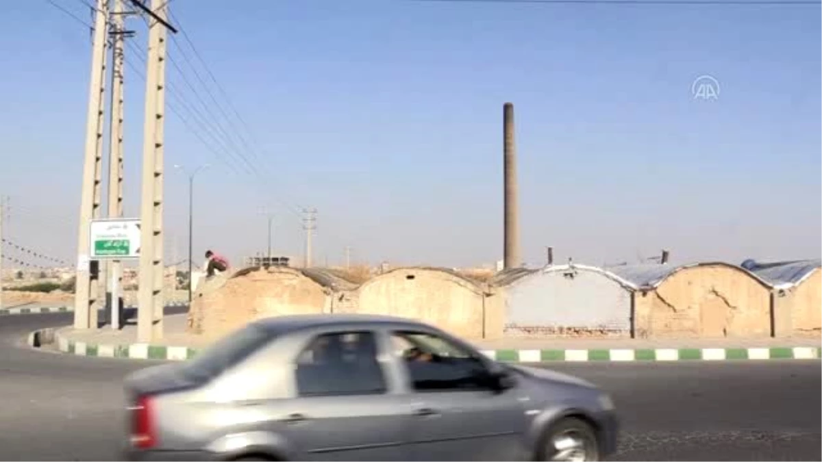 Tahran\'ın kenar mahallelerinde yaşayanlar Kovid-19 ve yoksullukla aynı anda savaşıyor