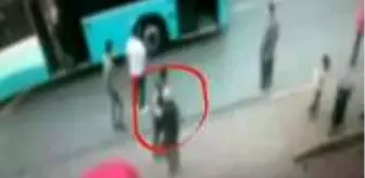 Bağcılar'da Bangladeşli öğrenciyi alıkoyup fidye isteyen şüpheliler yakalandı! Operasyon anı kamerada