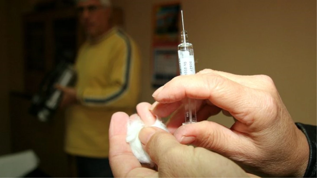 Bilim Kurulu Üyesi uyardı: Grip aşısı olurken mutlaka \'Bu senenin aşısı mı?\' diye sorun