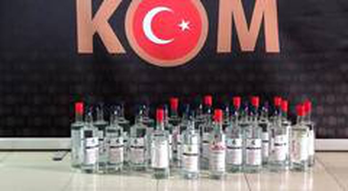 Çeşme\'de 28 şişe etil alkole el konuldu