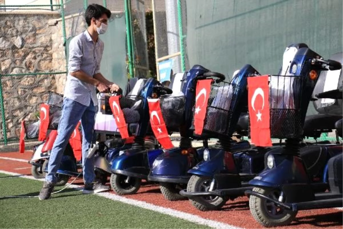 Elazığ\'da 130 engelliye akülü araç ve tekerlekli sandalye