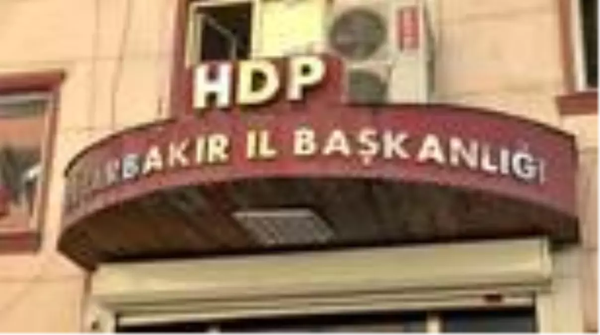 Evlat nöbeti tutan Ayşegül Biçer\'den HDP ile terör örgütü PKK\'ya tepki