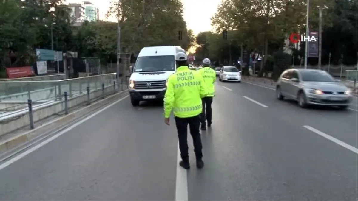 Kadıköy\'de ticari servis minibüslerine korona virüs denetimi