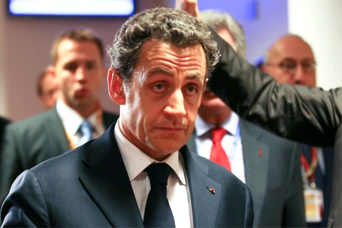 Sarkozy, "suç örgütü kurmakla" suçlanıyor