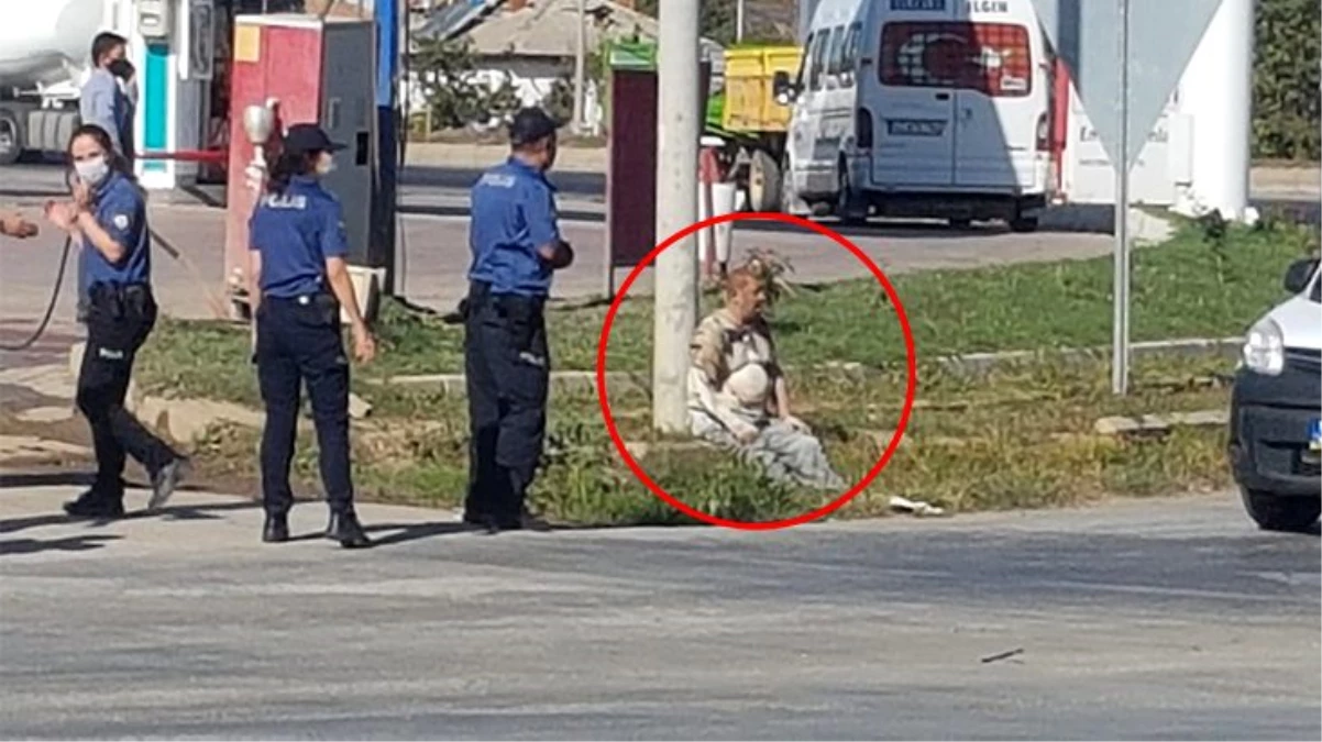 Alevlerden son anda kurtuldu, yol kenarına oturup küle dönen aracını izledi