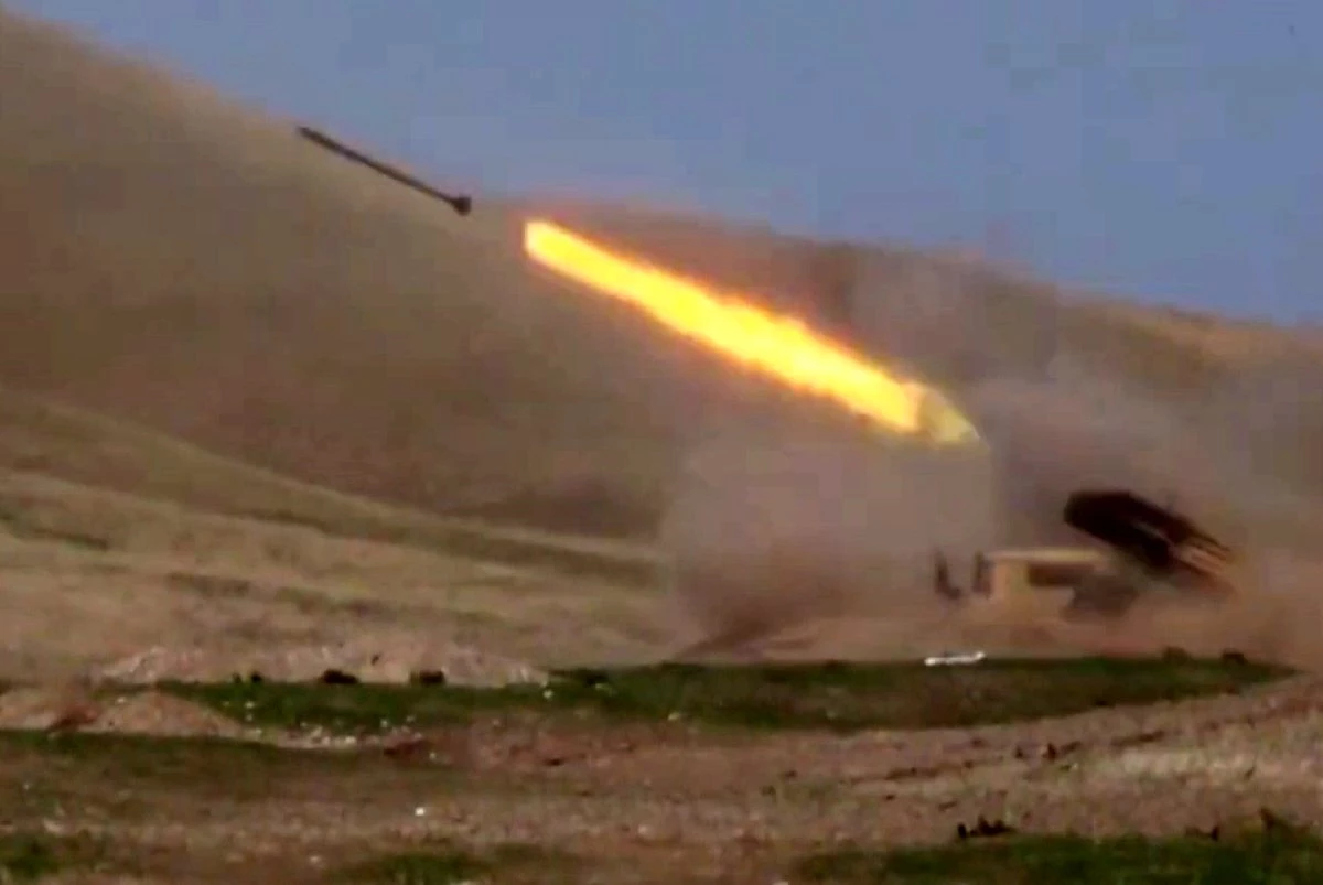 Son Dakika! Ermenistan, Azerbaycan\'ın Nahçıvan Özerk Cumhuriyeti\'ndeki Ordubad iline roketle saldırdı