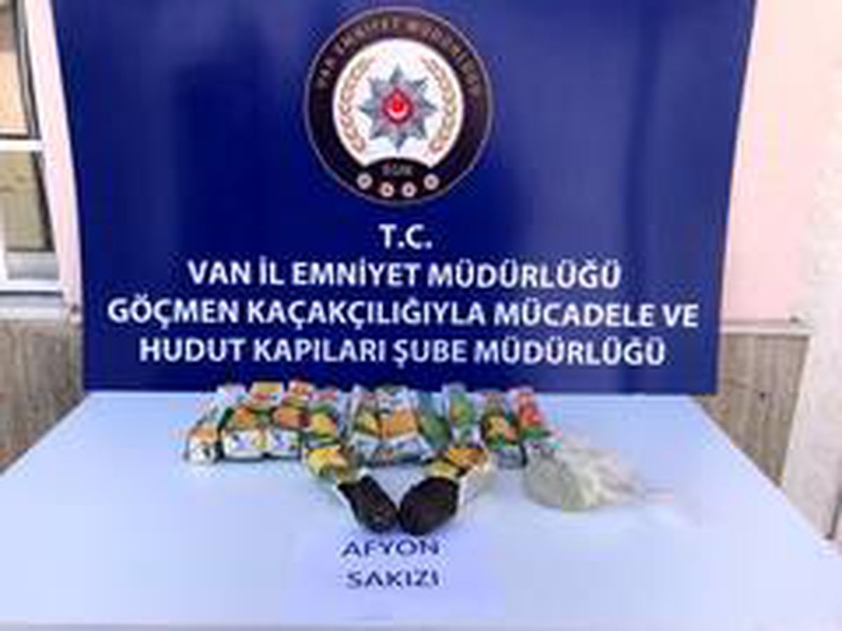 Van\'da 43 göçmen yakalanırken, 11 kilo da uyuşturucu ele geçirildi