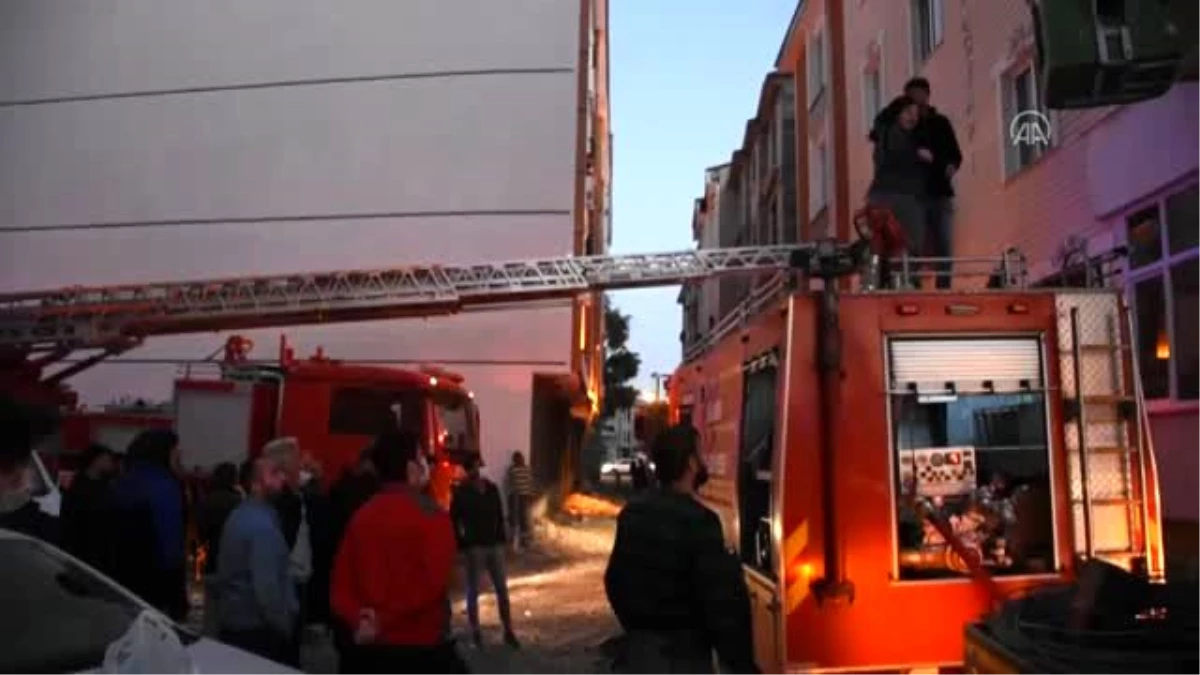 Son dakika haberleri | 4 katlı binada çıkan yangında mahsur kalan 15 kişi kurtarıldı