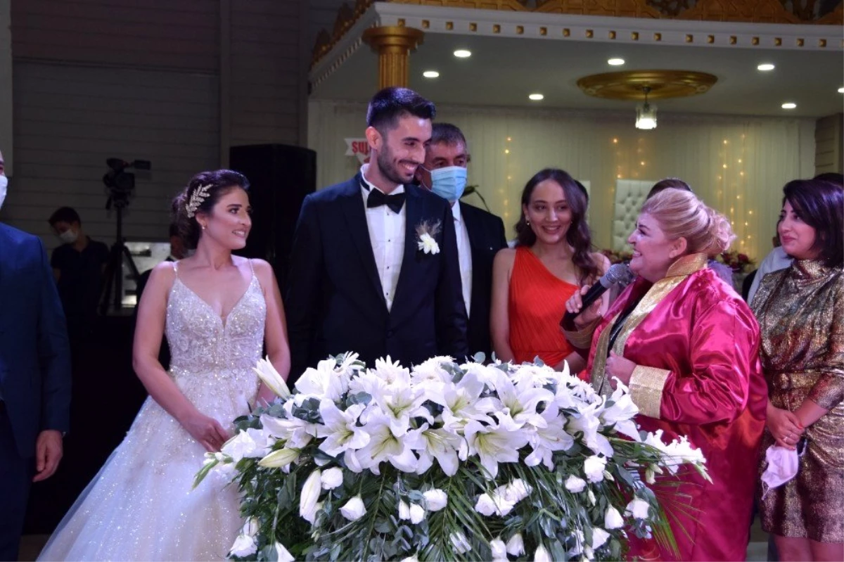 Ceyhan Belediye Başkanı Erdem, kızının nikahını kıydı