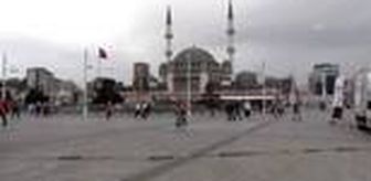 Son dakika haber... Taksim'de turistlere yönelik drone destekli Kovid-19 denetimi