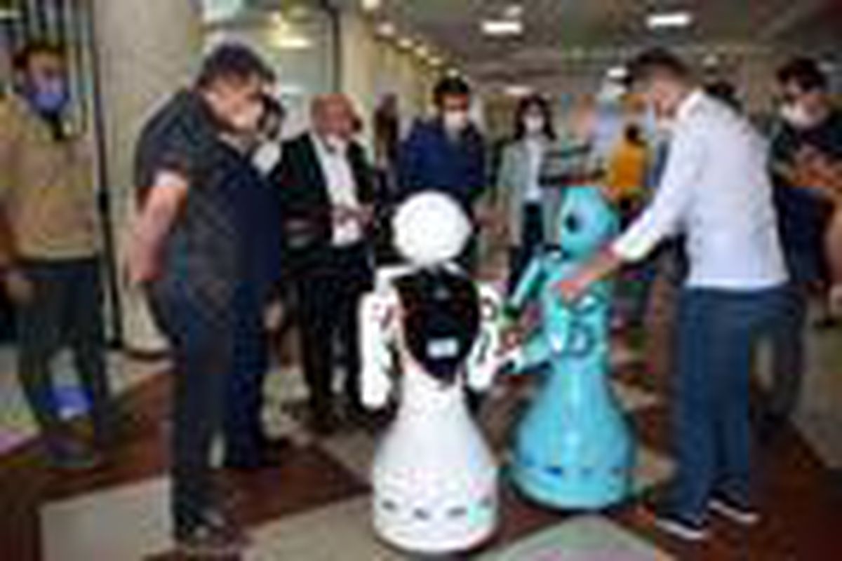 Batman\'da koronavirüs uyarısı robot \'Mini Ada\'dan