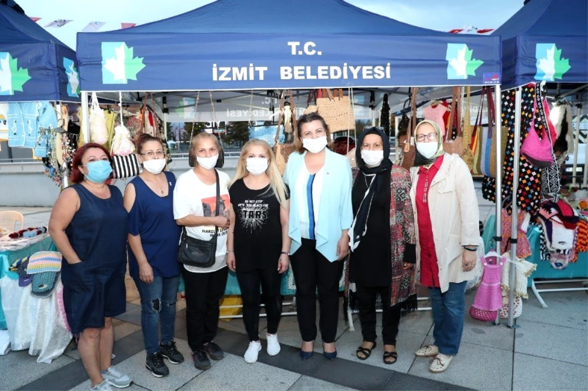 İZMEK el emeği pazarına büyük ilgi