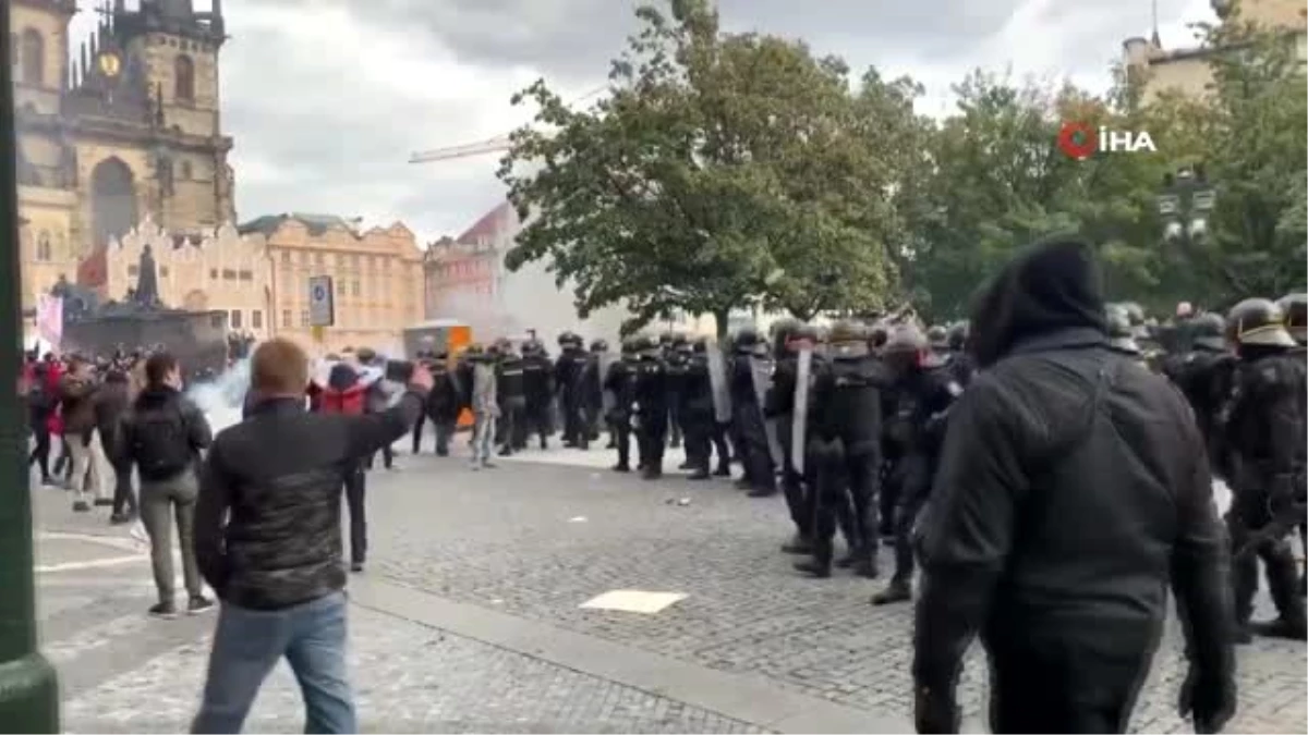 Prag\'da holiganlar polisle çatıştı: 20 yaralı, 16 gözaltı