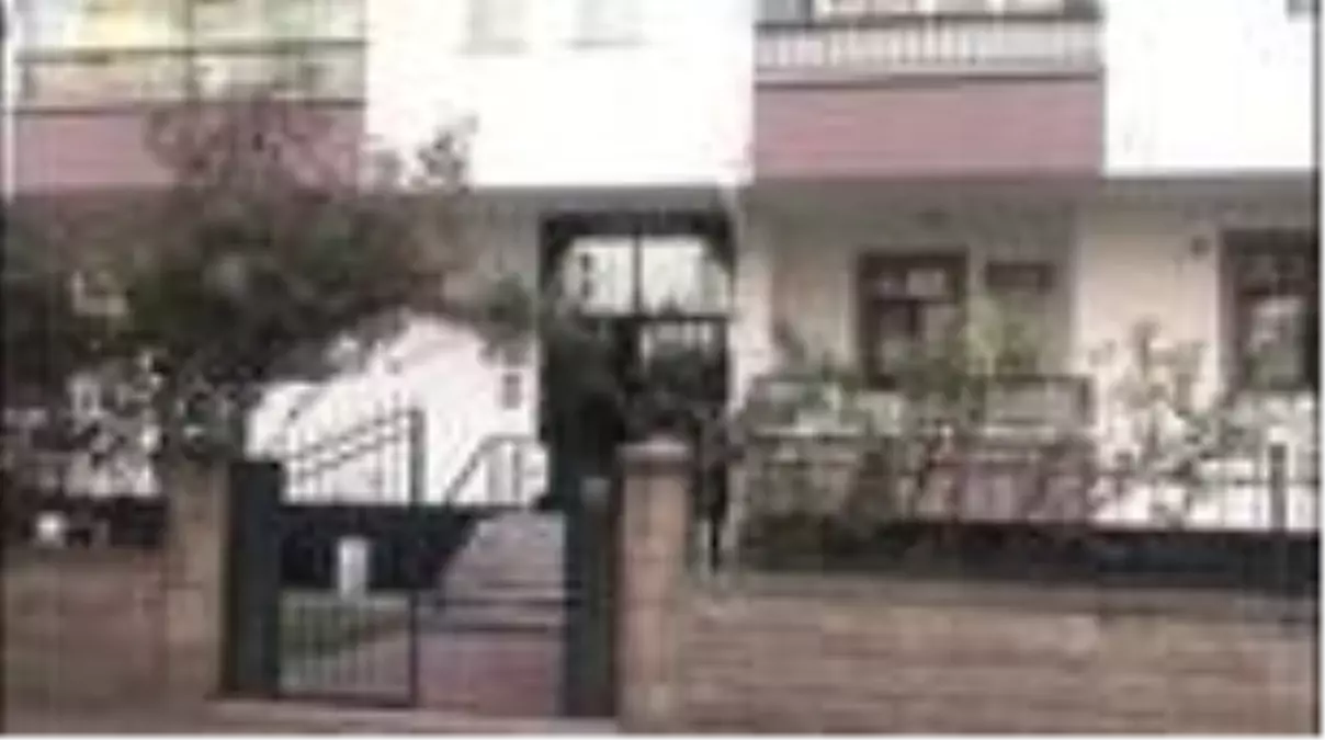 Zihinsel engelli genç babasını bıçaklayarak öldürdü