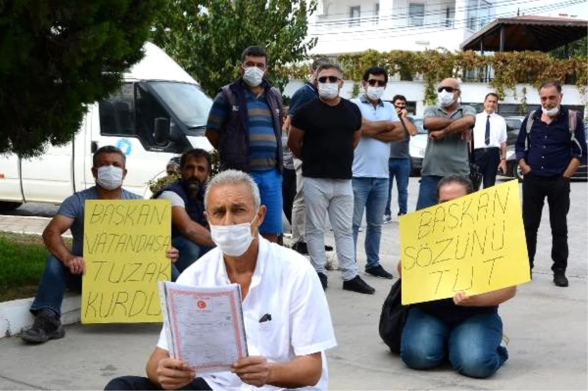 Datça\'da ruhsat mağdurları belediye önünde oturma eylemi başlattı
