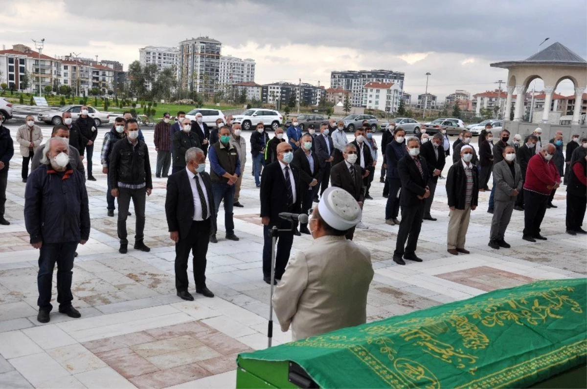 Eski Belediye Başkanı Nuri Demirayak son yolculuğuna uğurlandı